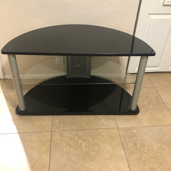 Table - Picture 1 of 3